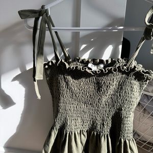 H&M ruffle tank